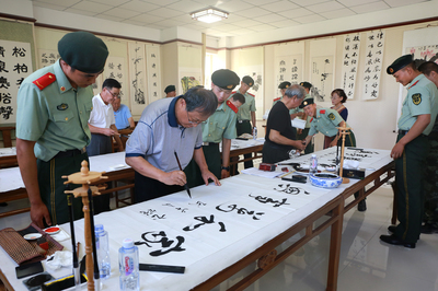 銀霞映照擁軍心，翰墨寄寓魚水情——寧夏老干部活動中心送書法進(jìn)軍營活動紀(jì)實(shí)