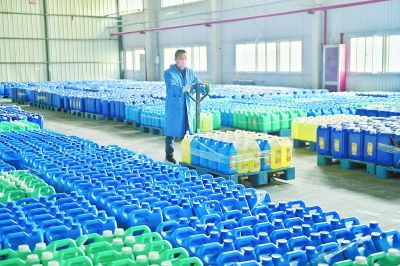 生產保供與消毒服務 雙管齊下筑牢安全防線